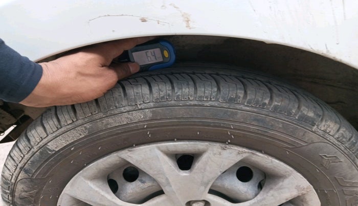 2014 Hyundai Grand i10 MAGNA 1.2 KAPPA VTVT, CNG, Manual, 1,00,000 km, tyre