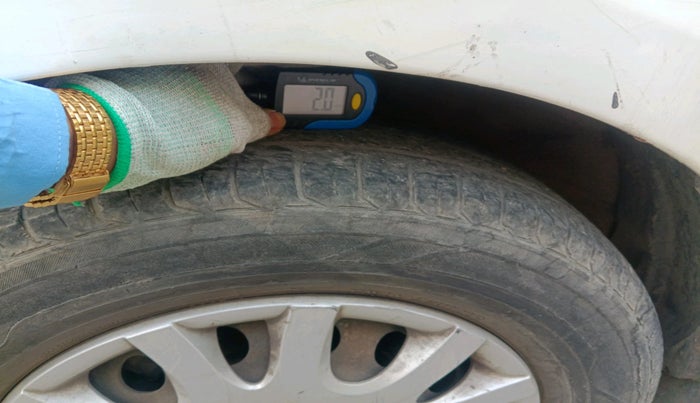 2011 Hyundai i20 MAGNA 1.2, Petrol, Manual, 60,152 km, tyre