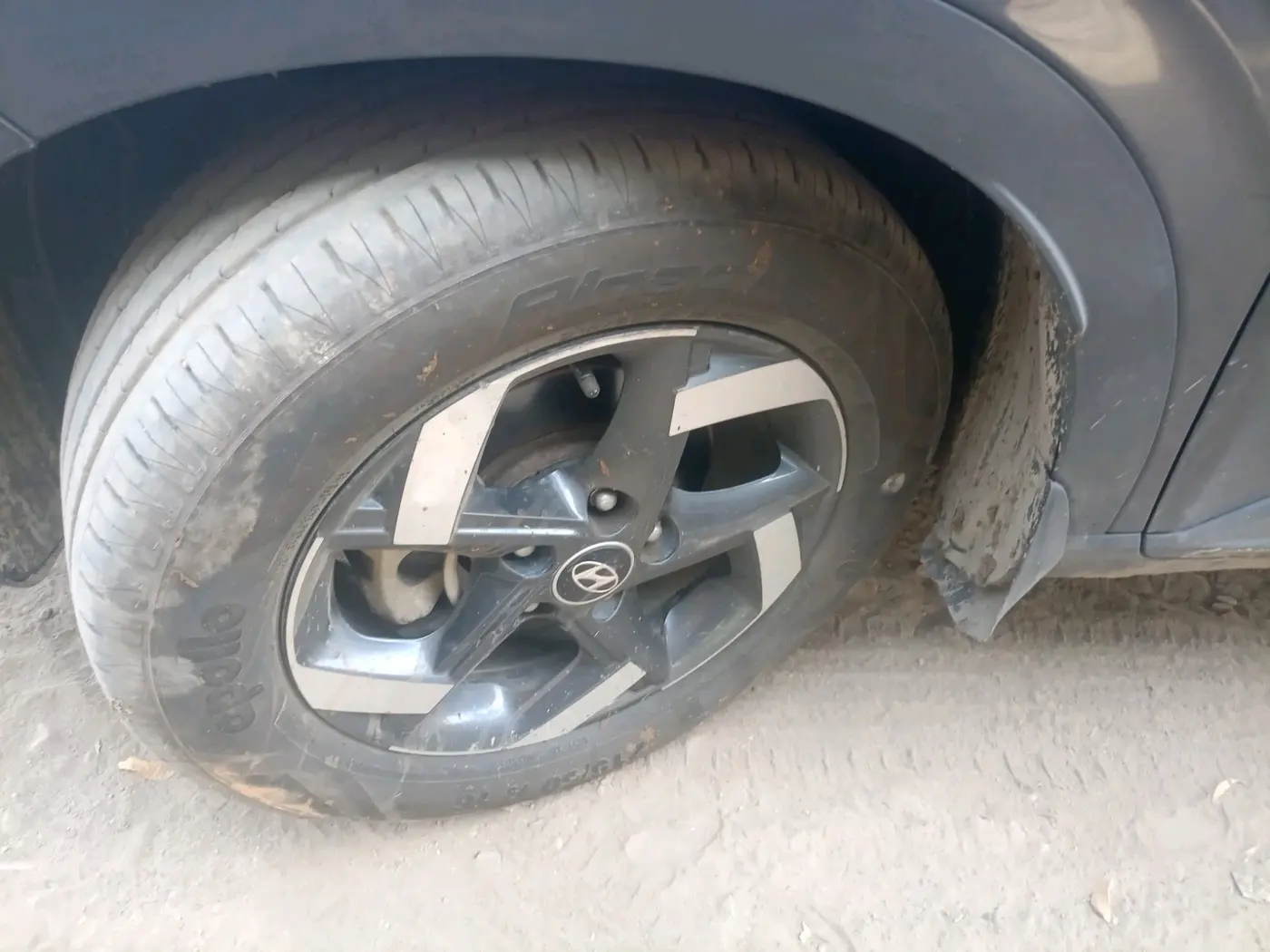 2020 Hyundai VENUE SX 1.5 CRDI, Diesel, Manual, 93,645 km, tyre