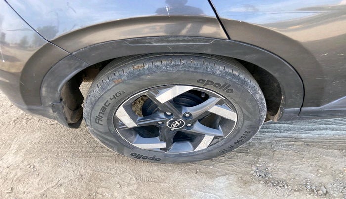 2020 Hyundai VENUE SX 1.5 CRDI, Diesel, Manual, 93,645 km, tyre