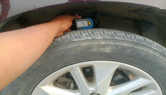 2017 Toyota Innova Crysta 2.4 GX 7 STR, Diesel, Manual, 2,47,961 km, tyre