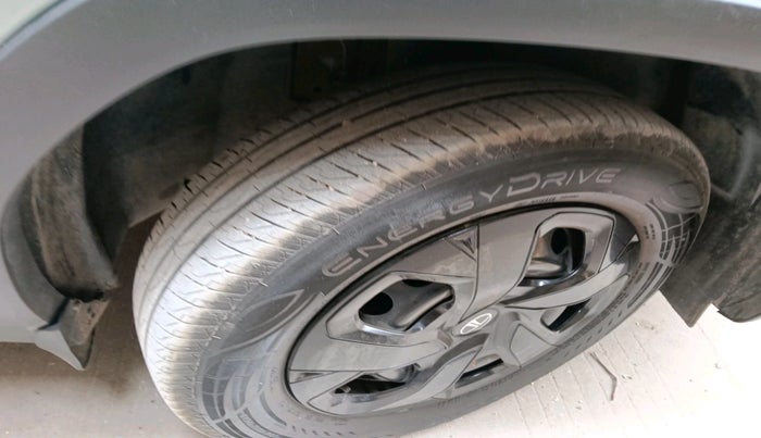 2024 Tata PUNCH ADVENTURE RHYTHM CNG, CNG, Manual, 47,350 km, tyre