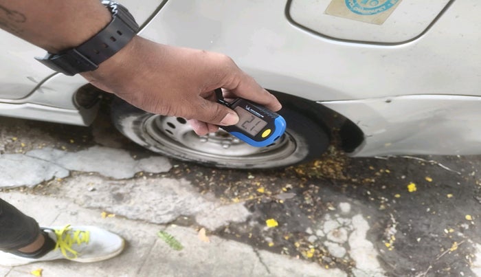 2010 Toyota Etios VX, Petrol, Manual, 1,54,023 km, tyre