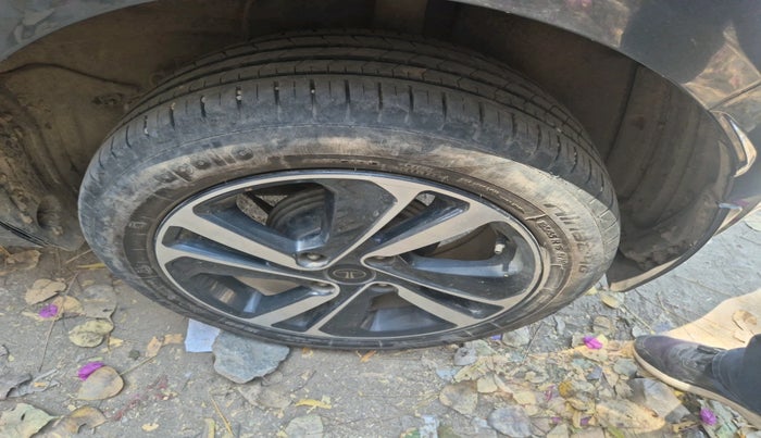 2021 Tata ALTROZ XZ PETROL, Petrol, Manual, 1,28,360 km, tyre