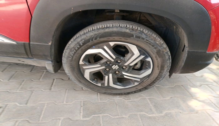 2022 Maruti BREZZA ZXI + SMART HYBRID, Petrol, Manual, 42,105 km, tyre