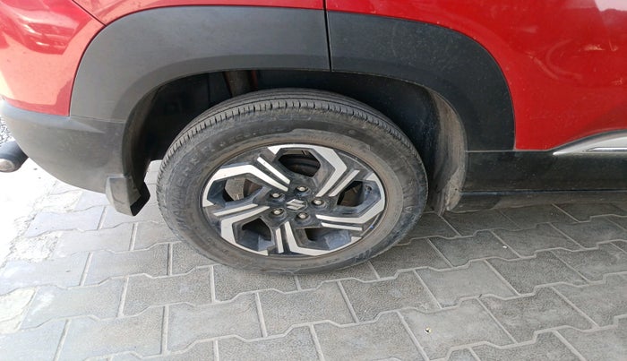 2022 Maruti BREZZA ZXI + SMART HYBRID, Petrol, Manual, 42,105 km, tyre