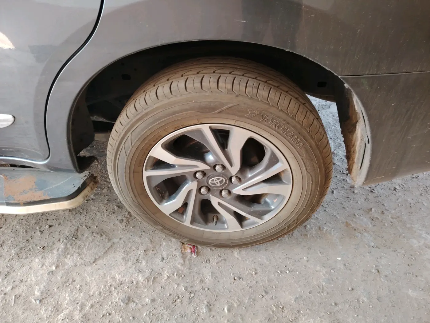 2022 Toyota Innova Crysta 2.4 GX 8 STR, Diesel, Manual, 63,892 km, tyre
