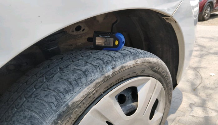 2015 Maruti Wagon R 1.0 VXI, Petrol, Manual, 96,593 km, tyre