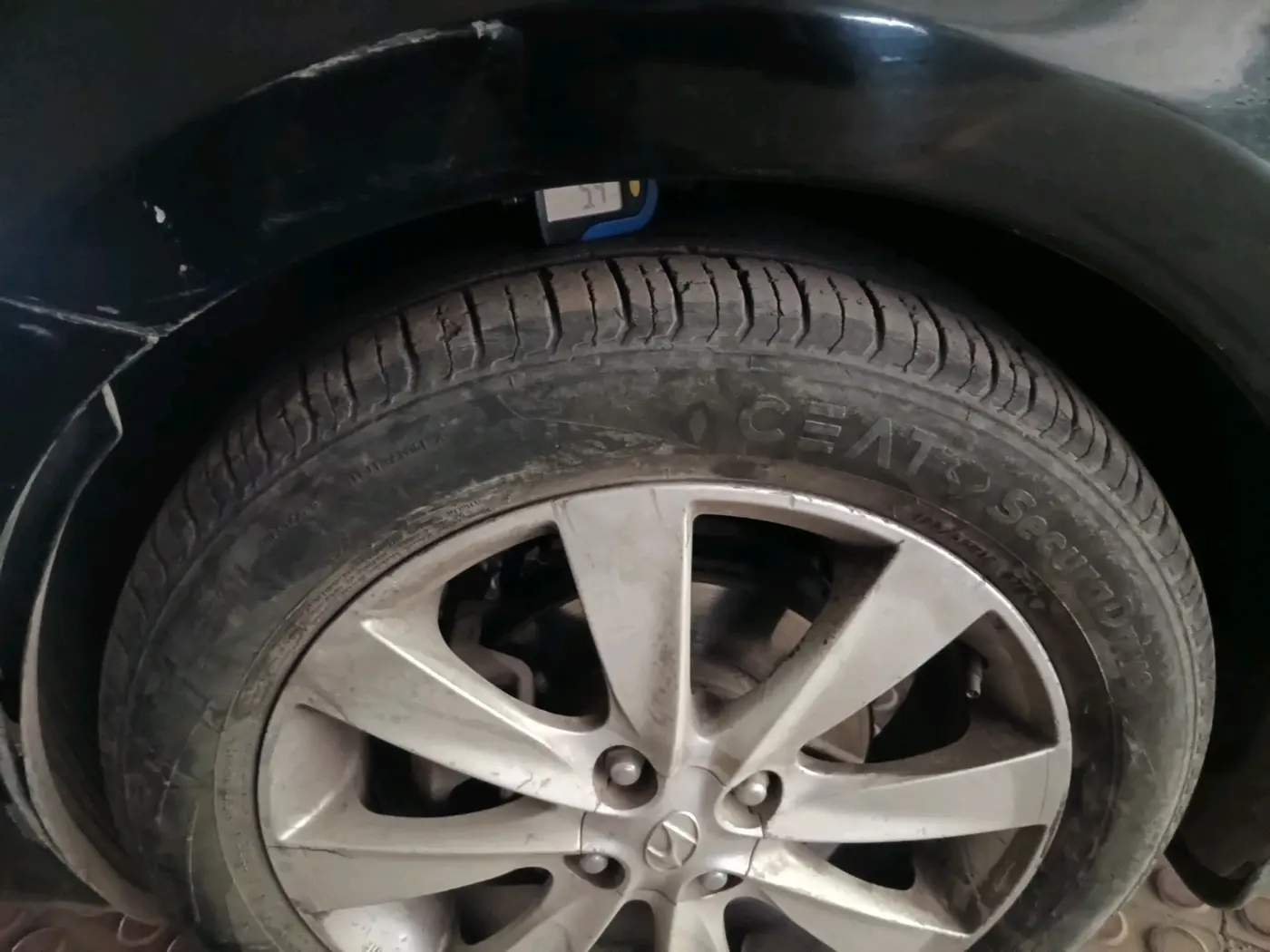 2011 Hyundai Verna FLUIDIC 1.6 CRDI SX, Diesel, Manual, 1,80,939 km, tyre