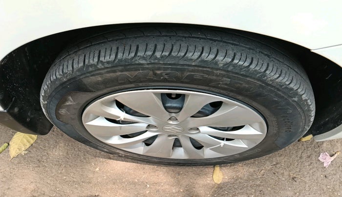 2017 Maruti Baleno DELTA PETROL 1.2, CNG, Manual, 86,268 km, tyre