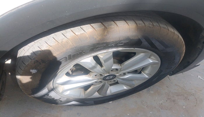 2017 Hyundai Creta S PLUS 1.6 AT DIESEL, Diesel, Automatic, 1,23,429 km, tyre