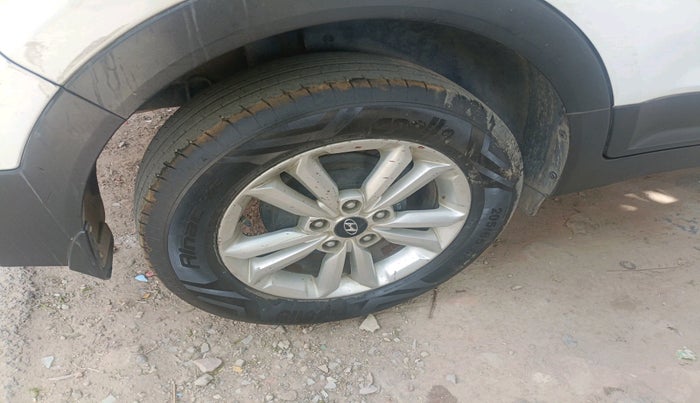 2017 Hyundai Creta S PLUS 1.6 AT DIESEL, Diesel, Automatic, 1,23,429 km, tyre