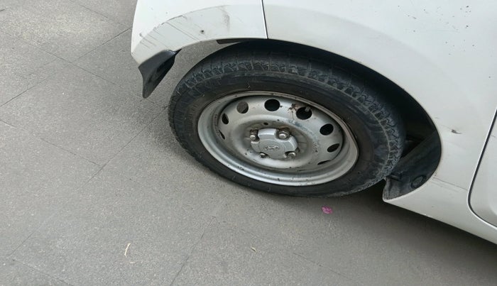 2018 Hyundai Eon ERA +, Petrol, Manual, 92,897 km, tyre