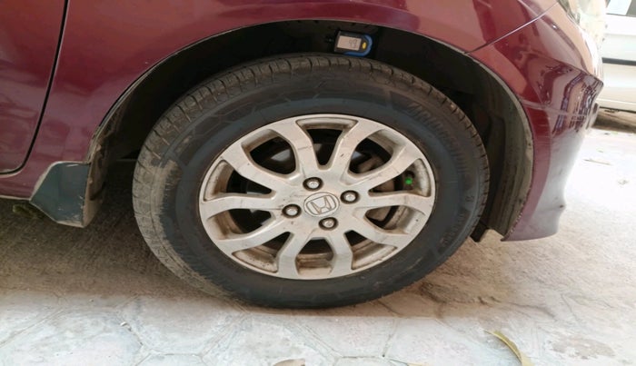 2016 Honda Amaze 1.2L I-VTEC S, Petrol, Manual, 1,31,043 km, tyre