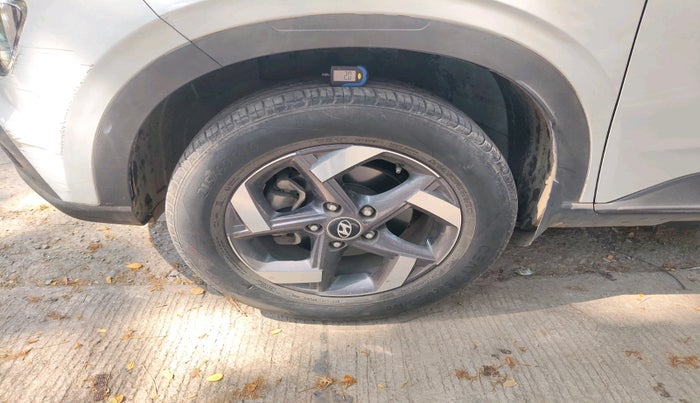 2022 Hyundai VENUE S 1.2, Petrol, Manual, 26,131 km, tyre