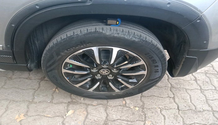 2022 Toyota URBAN CRUISER PREMIUM GRADE MT, Petrol, Manual, 28,881 km, tyre