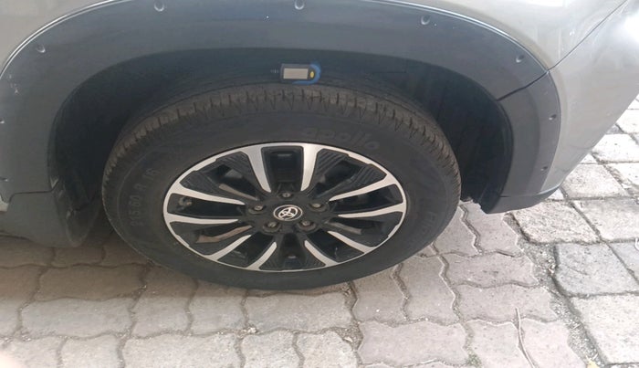 2022 Toyota URBAN CRUISER PREMIUM GRADE MT, Petrol, Manual, 28,881 km, tyre