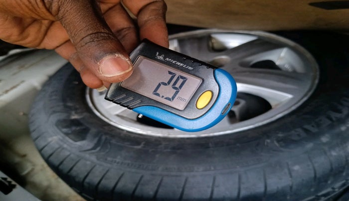 2011 Maruti Swift Dzire ZDI, Diesel, Manual, 1,29,656 km, tyre