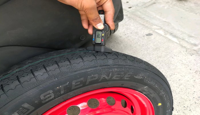 2023 Renault Kwid CLIMBER AMT 1.0, Petrol, Automatic, 4,515 km, tyre