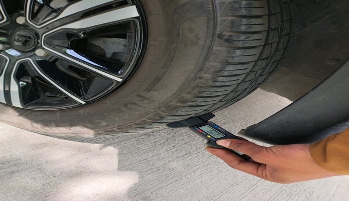 2023 Renault Kwid CLIMBER AMT 1.0, Petrol, Automatic, 4,515 km, tyre