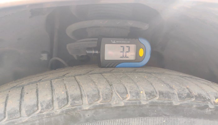 2018 Tata TIGOR XZA PETROL, Petrol, Automatic, 27,911 km, tyre