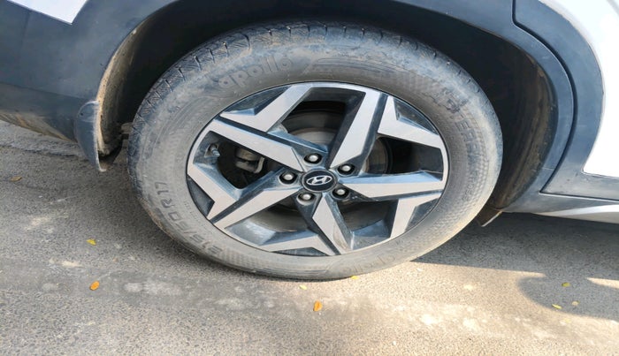 2021 Hyundai ALCAZAR PRESTIGE 2.0 MT 7STR, Petrol, Manual, 93,166 km, tyre