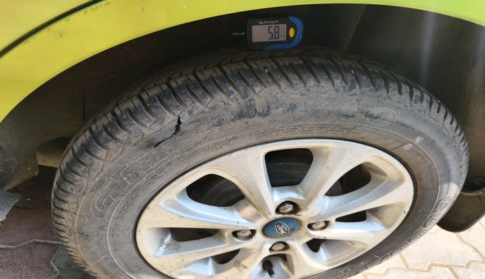 2012 Ford Figo TITANIUM 1.4 DIESEL, Diesel, Manual, 1,01,014 km, tyre