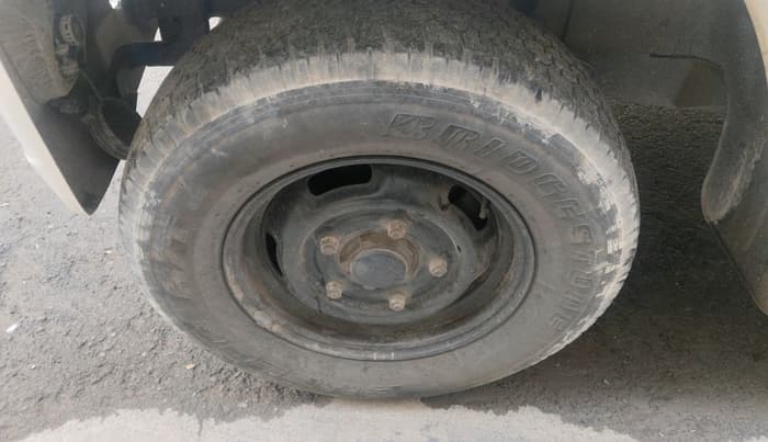 2021 Mahindra Bolero B6 (O), Diesel, Manual, 66,821 km, tyre
