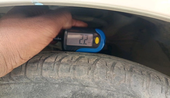 2012 Hyundai i10 SPORTZ 1.2, Petrol, Manual, 60,454 km, tyre