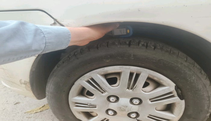 2013 Hyundai Santro Xing GL PLUS, CNG, Manual, 1,01,856 km, tyre