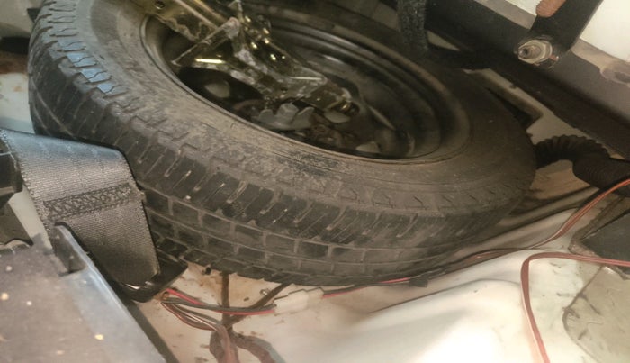 2013 Hyundai Santro Xing GL PLUS, CNG, Manual, 1,01,856 km, tyre