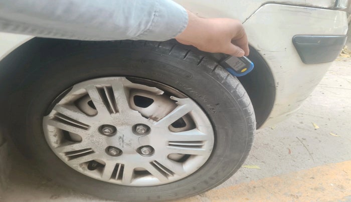 2013 Hyundai Santro Xing GL PLUS, CNG, Manual, 1,01,856 km, tyre