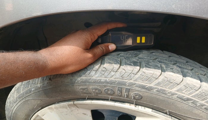 2015 Maruti Wagon R 1.0 VXI, Petrol, Manual, 16,317 km, tyre