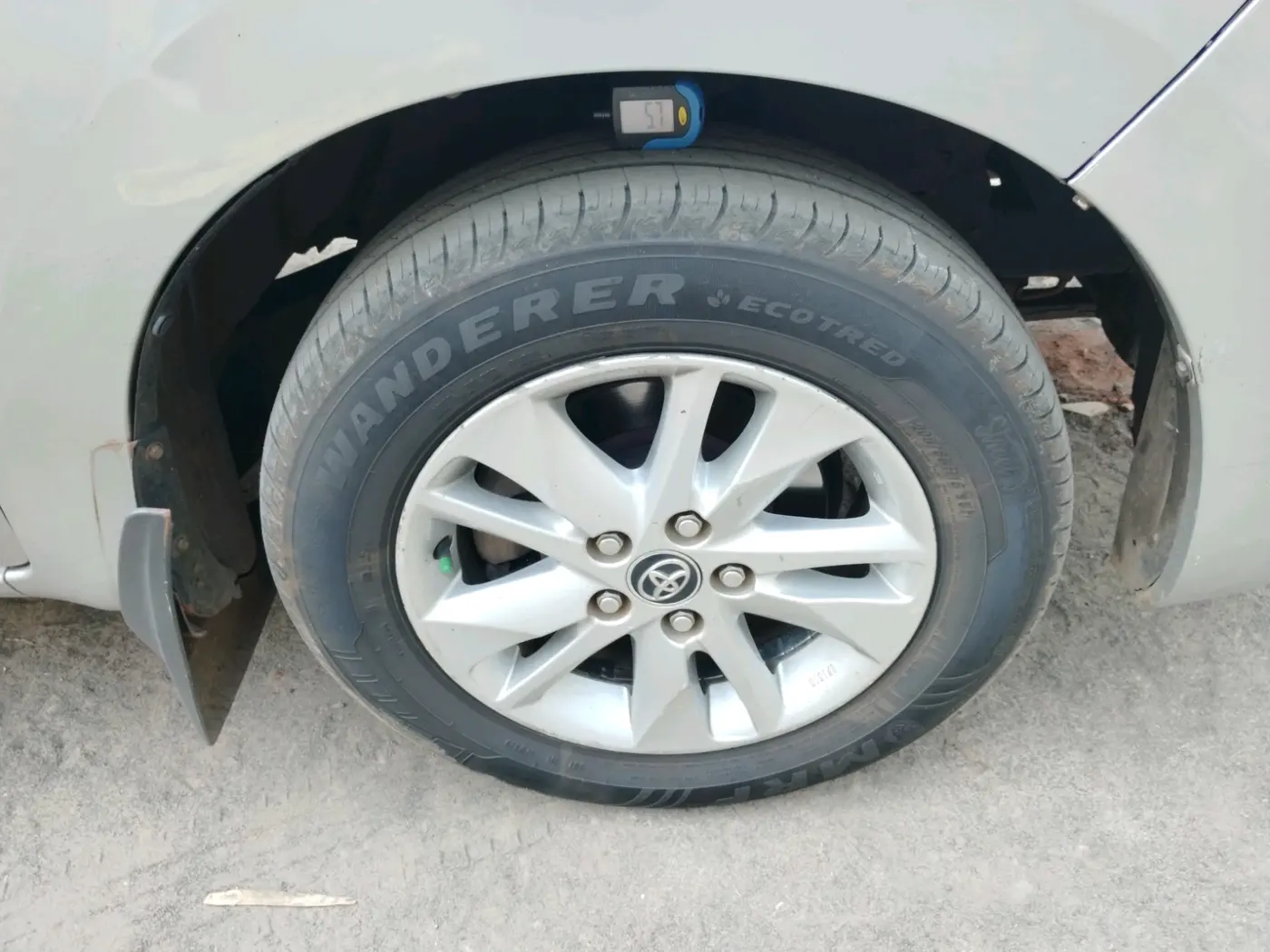 2018 Toyota Innova Crysta 2.4 GX 8 STR, Diesel, Manual, 1,45,696 km, tyre