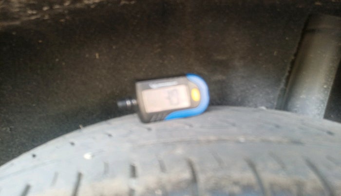 2017 Maruti Vitara Brezza ZDI, Diesel, Manual, 65,553 km, tyre