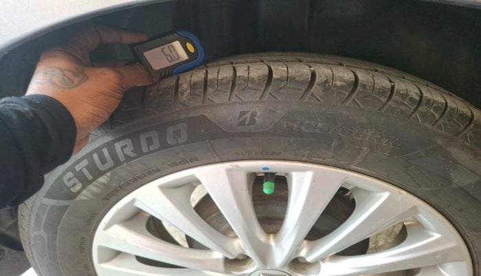 2016 Maruti Ciaz ZDI SHVS, Diesel, Manual, 1,50,119 km, tyre