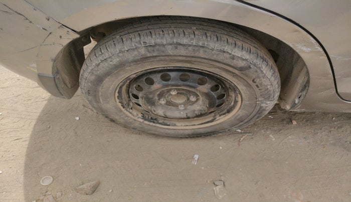 2015 Maruti Swift Dzire VDI, Diesel, Manual, 1,73,280 km, tyre