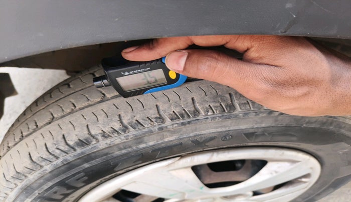 2016 Renault Kwid STD, Petrol, Manual, 88,788 km, tyre