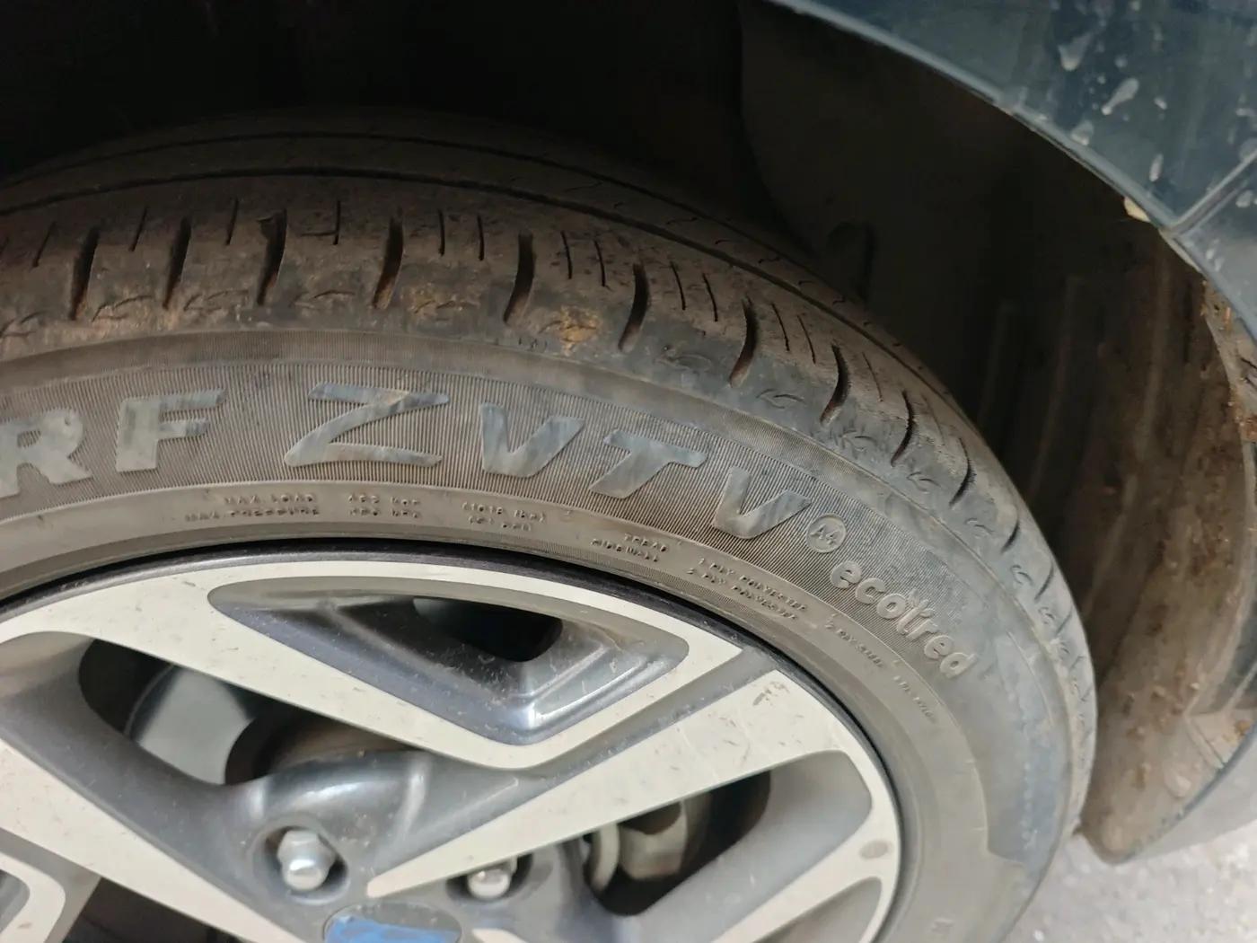 2024 Hyundai AURA SX 1.2 CNG, CNG, Manual, 28,260 km, tyre