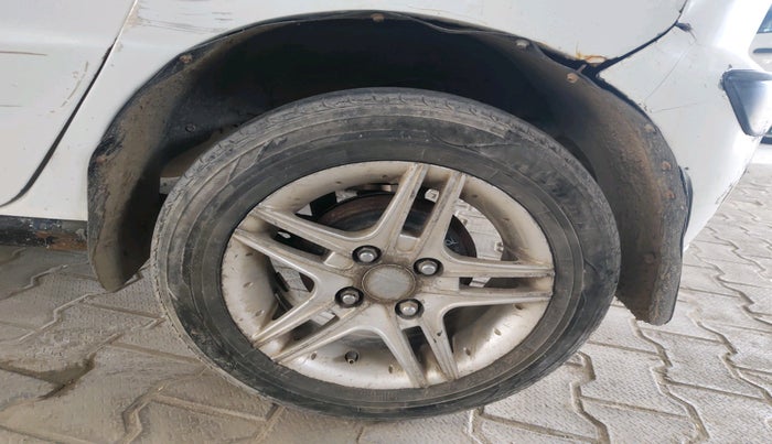 2014 Hyundai Santro Xing GL PLUS, CNG, Manual, 1,06,455 km, tyre