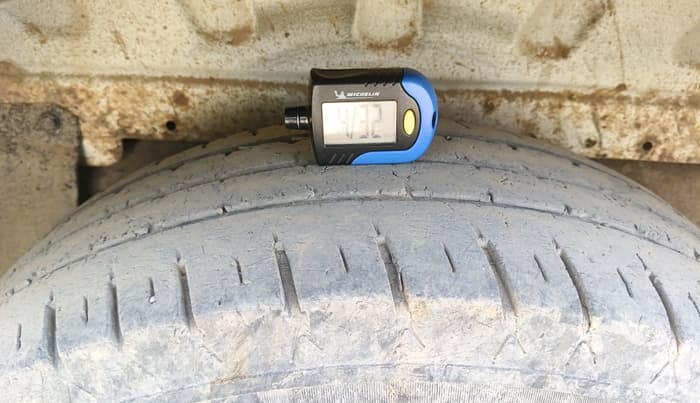 2012 Mahindra Xylo E4, Diesel, Manual, 1,48,733 km, tyre