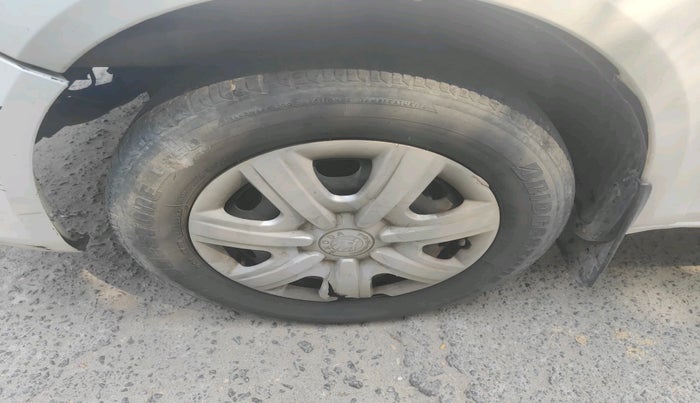 2011 Skoda Fabia AMBIENTE 1.2 TDI, Diesel, Manual, 1,82,287 km, tyre