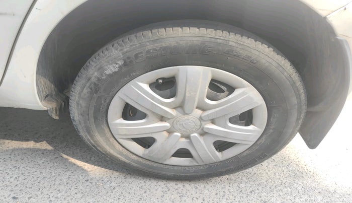 2011 Skoda Fabia AMBIENTE 1.2 TDI, Diesel, Manual, 1,82,287 km, tyre