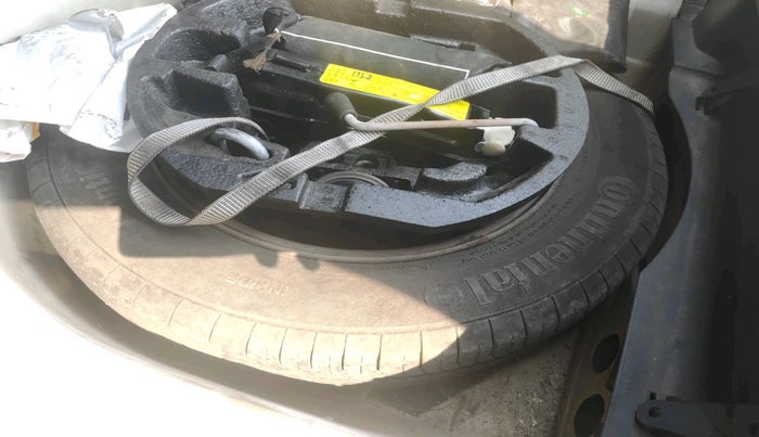 2011 Skoda Fabia AMBIENTE 1.2 TDI, Diesel, Manual, 1,82,287 km, tyre