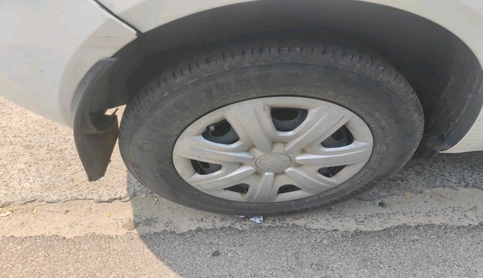 2011 Skoda Fabia AMBIENTE 1.2 TDI, Diesel, Manual, 1,82,287 km, tyre