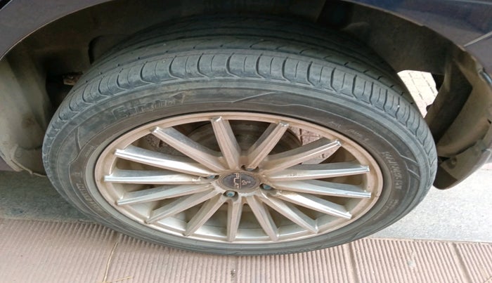 2020 Maruti Swift VXI AMT, Petrol, Automatic, 48,879 km, tyre