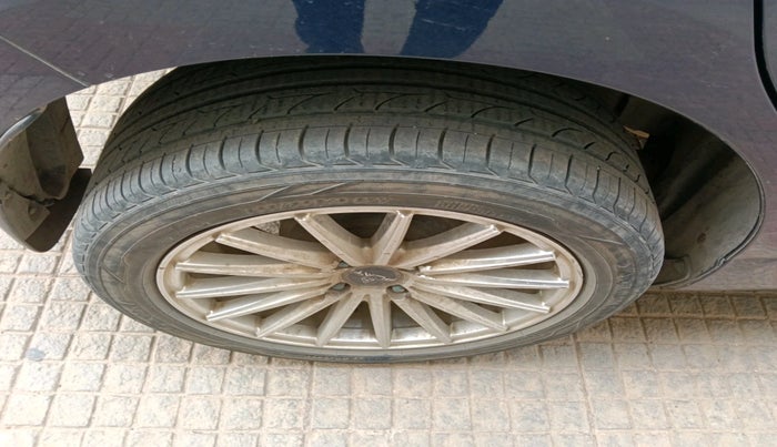 2020 Maruti Swift VXI AMT, Petrol, Automatic, 48,879 km, tyre