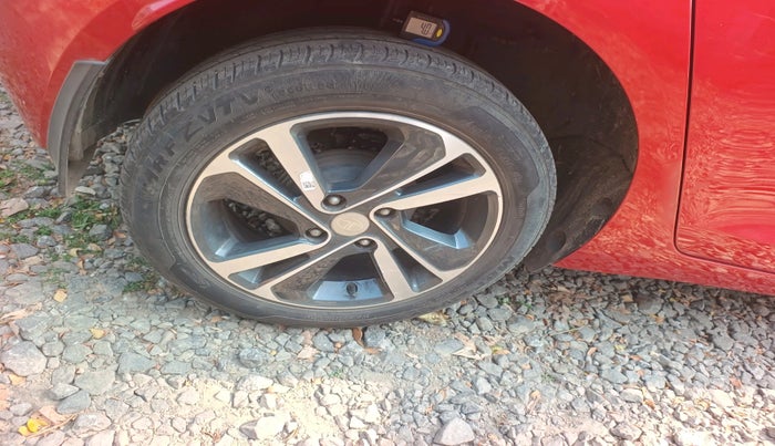 2022 Tata ALTROZ XZ PETROL, Petrol, Manual, 54,157 km, tyre