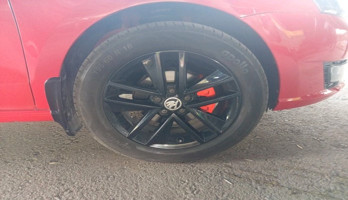 2017 Skoda Rapid STYLE 1.5 TDI AT, Diesel, Automatic, 1,38,600 km, tyre