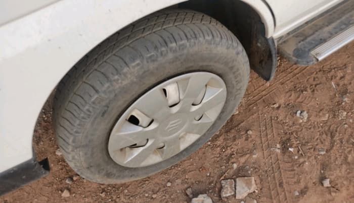2020 Maruti Eeco 5 STR WITH A/C+HTR, Petrol, Manual, 16,596 km, tyre